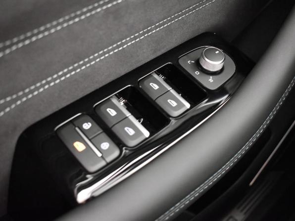 Geely Monjaro I с пробегом 2025 года, цена 4 232 900 рублей, 1849 км, внедорожник, Автокод Объявления