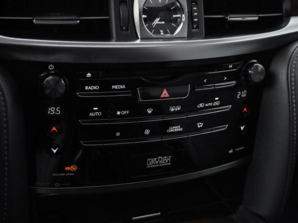 Lexus LX III Рестайлинг 2 с пробегом 2016 года, цена 6 499 000 рублей, 239708 км, внедорожник, Автокод Объявления