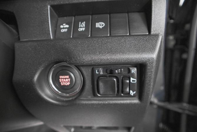Suzuki Jimny IV с пробегом 2018 года, цена 2 149 000 рублей, 46000 км, внедорожник, Автокод Объявления
