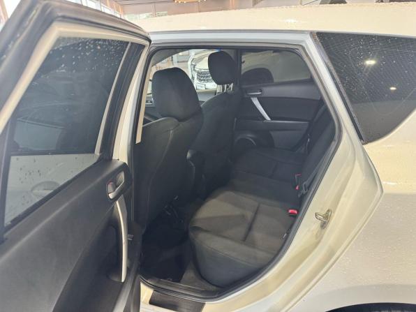 Mazda 3 II (BL) Рестайлинг с пробегом 2012 года, цена 999 000 рублей, 235000 км, хэтчбек, Автокод Объявления