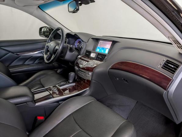 Infiniti Q70 I Рестайлинг с пробегом 2015 года, цена 2 425 000 рублей, 93317 км, седан, Автокод Объявления