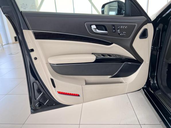 Kia Quoris I Ресталинг 2 с пробегом 2017 года, цена 2 300 000 рублей, 239741 км, седан, Автокод Объявления
