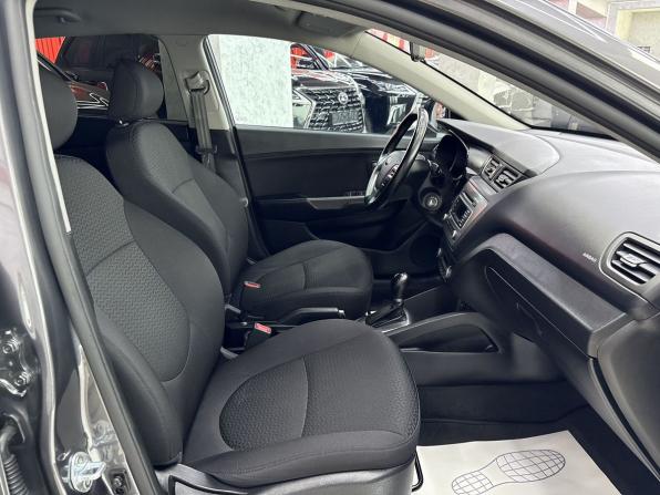 Kia Rio III Рестайлинг с пробегом 2017 года, цена 1 399 000 рублей, 78216 км, хэтчбек, Автокод Объявления