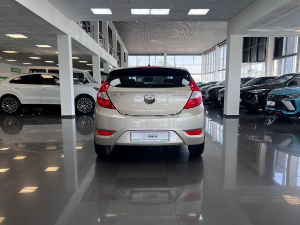 Hyundai Solaris I Рестайлинг с пробегом 2014 года, цена 945 000 рублей, 131719 км, хэтчбек, Автокод Объявления