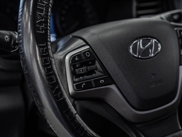 Hyundai Solaris II с пробегом 2019 года, цена 1 361 000 рублей, 102142 км, седан, Автокод Объявления