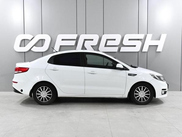 Kia Rio III Рестайлинг с пробегом 2016 года, цена 939 000 рублей, 222008 км, седан, Автокод Объявления