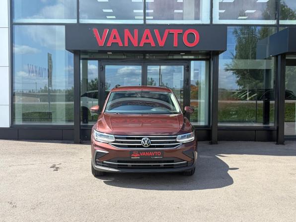 Volkswagen Tiguan II Рестайлинг с пробегом 2021 года, цена 2 835 000 рублей, 55700 км, внедорожник, Автокод Объявления