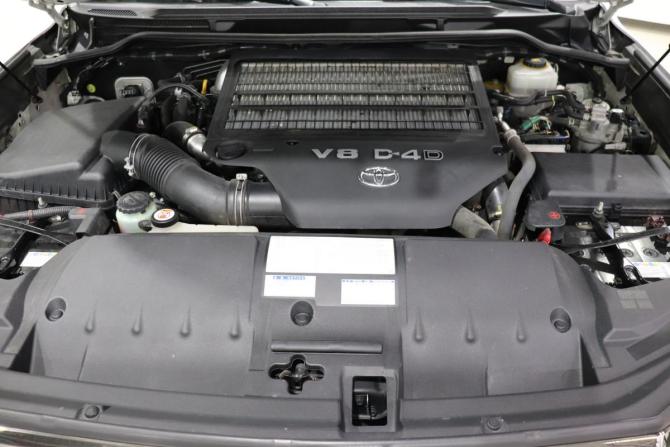 Toyota Land Cruiser 200 Series Рестайлинг 2 с пробегом 2017 года, цена 7 950 000 рублей, 101832 км, внедорожник, Автокод Объявления