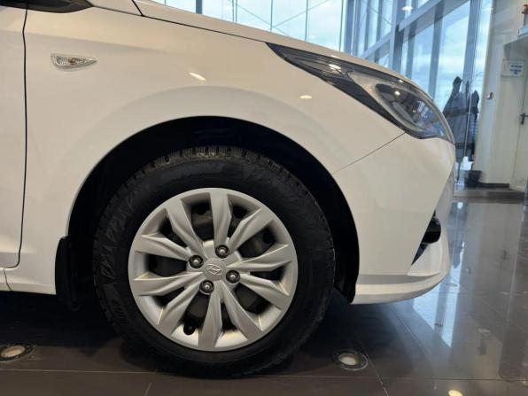Hyundai Solaris II Рестайлинг с пробегом 2022 года, цена 1 819 000 рублей, 50905 км, седан, Автокод Объявления