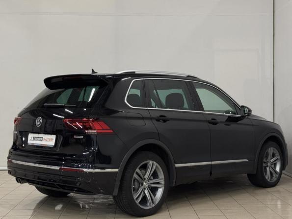Volkswagen Tiguan II с пробегом 2018 года, цена 2 499 000 рублей, 178565 км, внедорожник, Автокод Объявления