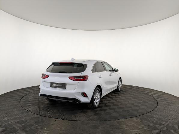 Kia Ceed III Рестайлинг с пробегом 2022 года, цена 2 320 000 рублей, 65392 км, хэтчбек, Автокод Объявления