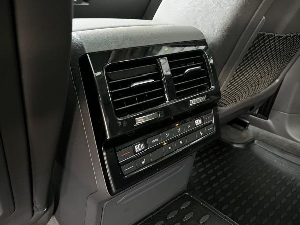 Volkswagen Touareg III с пробегом 2019 года, цена 5 490 000 рублей, 104028 км, внедорожник, Автокод Объявления