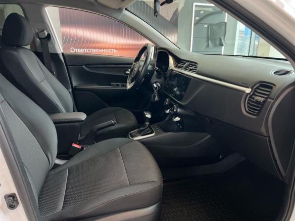 Kia Rio IV Рестайлинг с пробегом 2021 года, цена 1 699 000 рублей, 93982 км, хэтчбек, Автокод Объявления