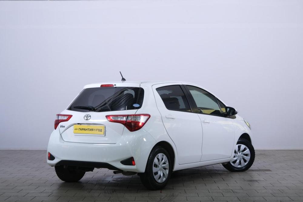 Toyota Vitz III (XP130) Рестайлинг 2 Омск  - изображение 7