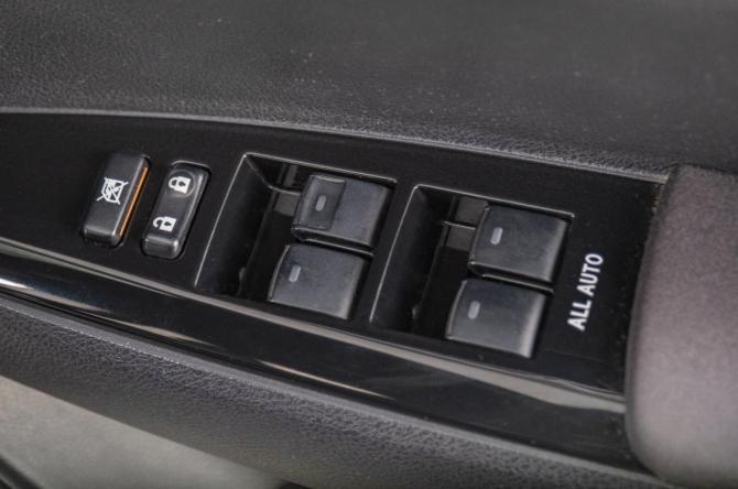 Toyota Corolla XI (E160 E170 E180) Рестайлинг 1 с пробегом 2017 года, цена 1 609 000 рублей, 111273 км, универсал, Автокод Объявления