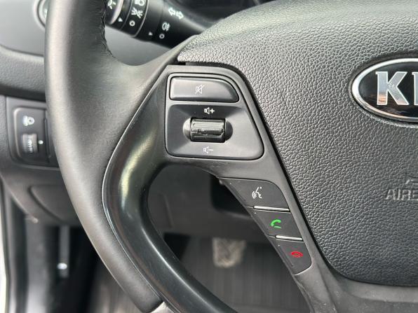 Kia Ceed II с пробегом 2015 года, цена 999 000 рублей, 160000 км, хэтчбек, Автокод Объявления