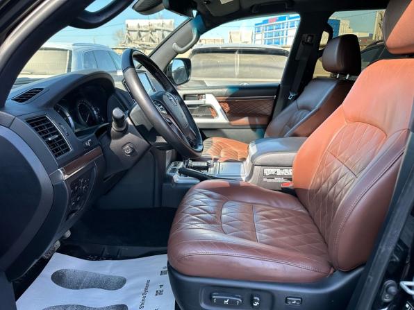 Toyota Land Cruiser 200 Series Рестайлинг 2 с пробегом 2017 года, цена 6 150 000 рублей, 184833 км, внедорожник, Автокод Объявления