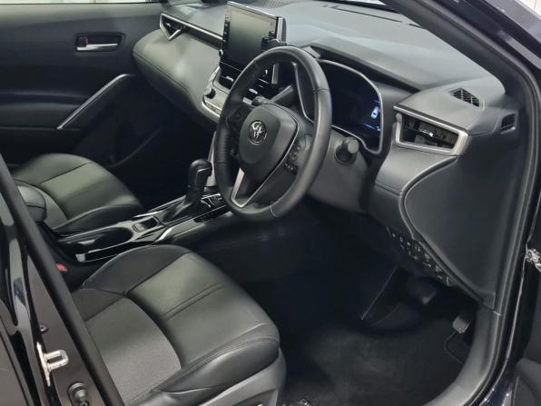 Toyota Corolla Cross I с пробегом 2023 года, цена 3 300 000 рублей, 8670 км, внедорожник, Автокод Объявления