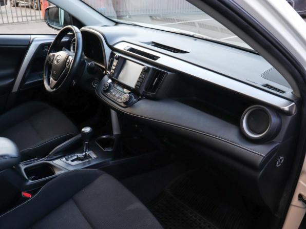 Toyota RAV4 IV (XA40) Рестайлинг с пробегом 2017 года, цена 2 229 000 рублей, 153853 км, внедорожник, Автокод Объявления