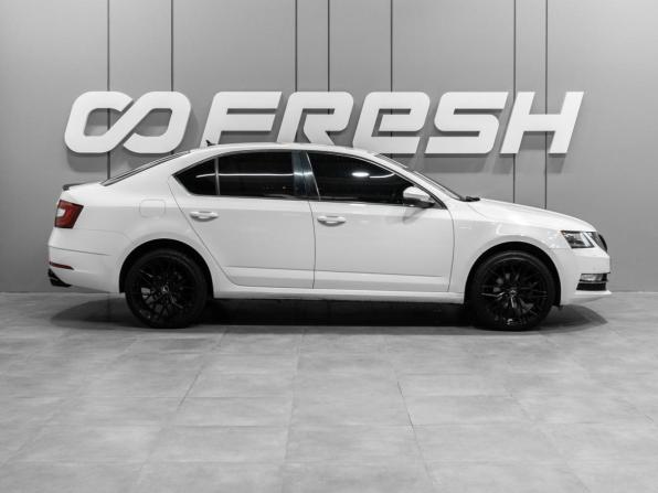 Skoda Octavia III (A7) Рестайлинг с пробегом 2017 года, цена 1 399 000 рублей, 210222 км, лифтбек, Автокод Объявления