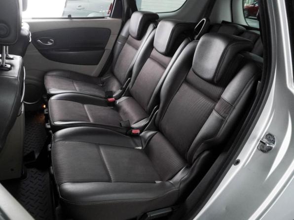 Renault Scenic III с пробегом 2010 года, цена 859 000 рублей, 275167 км, компактвэн, Автокод Объявления