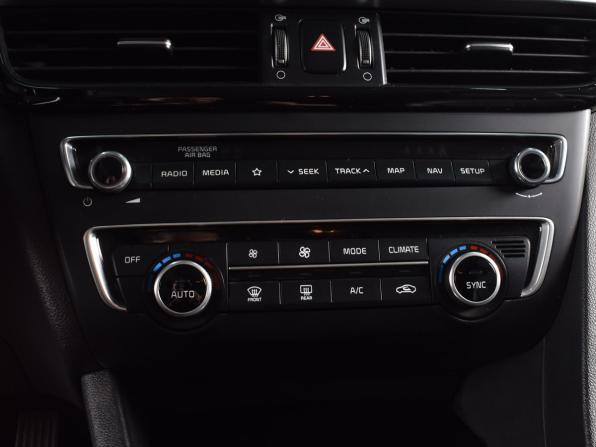 Kia Optima IV Рестайлинг с пробегом 2020 года, цена 2 324 995 рублей, 63270 км, седан, Автокод Объявления