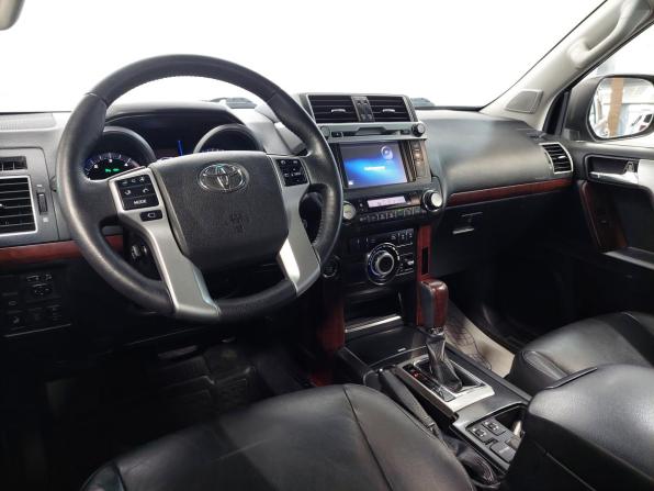 Toyota Land Cruiser Prado 150 Series Рестайлинг 2 с пробегом 2017 года, цена 4 190 000 рублей, 127000 км, внедорожник, Автокод Объявления