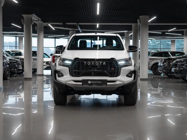 Toyota Hilux VIII Рестайлинг 2 с пробегом 2025 года, цена 7 750 000 рублей, 27 км, пикап, Автокод Объявления