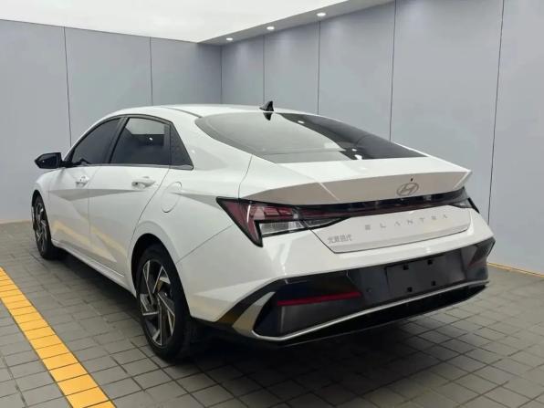 Hyundai Elantra VII (CN7) Рестайлинг с пробегом 2023 года, цена 1 790 000 рублей, 40000 км, седан, Автокод Объявления