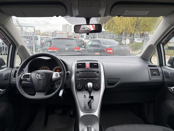 Toyota Auris I Рестайлинг с пробегом 2010 года, цена 965 000 рублей, 240000 км, хэтчбек, Автокод Объявления