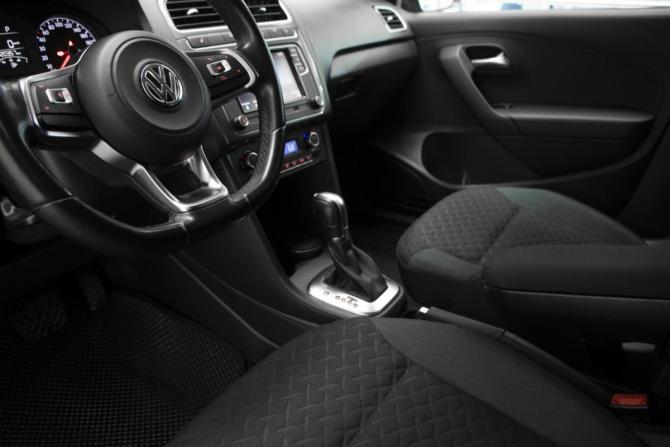 Volkswagen Polo V Рестайлинг с пробегом 2019 года, цена 1 350 000 рублей, 120356 км, седан, Автокод Объявления