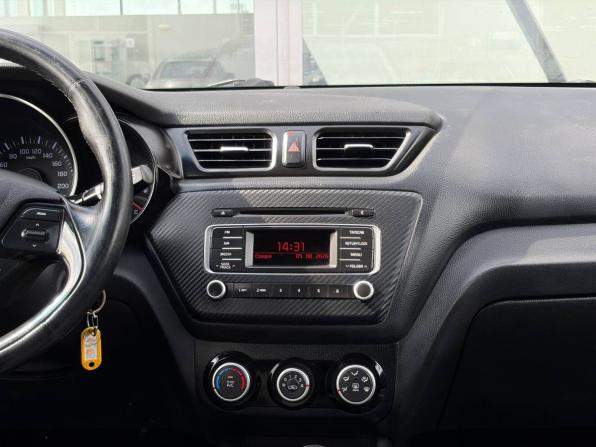 Kia Rio III Рестайлинг с пробегом 2016 года, цена 899 000 рублей, 108267 км, седан, Автокод Объявления