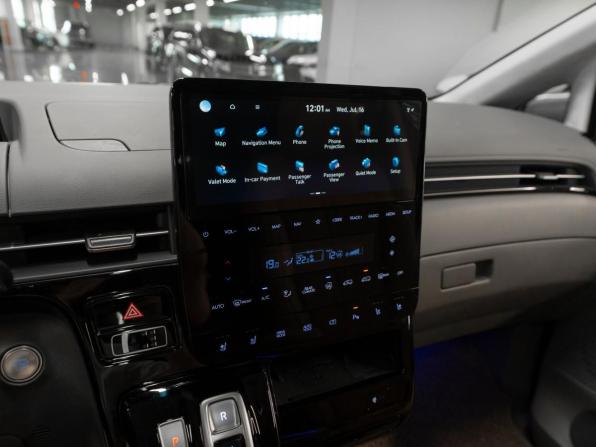 Hyundai Staria I с пробегом 2025 года, цена 8 050 000 рублей, 9570 км, минивэн, Автокод Объявления