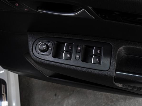 Volkswagen Sharan II Рестайлинг с пробегом 2016 года, цена 1 629 000 рублей, 109770 км, минивэн, Автокод Объявления