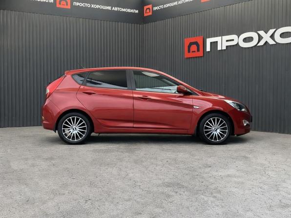 Hyundai Solaris I Рестайлинг с пробегом 2016 года, цена 997 000 рублей, 100433 км, хэтчбек, Автокод Объявления