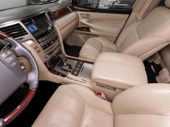 Lexus LX III Рестайлинг с пробегом 2013 года, цена 4 950 000 рублей, 142855 км, внедорожник, Автокод Объявления