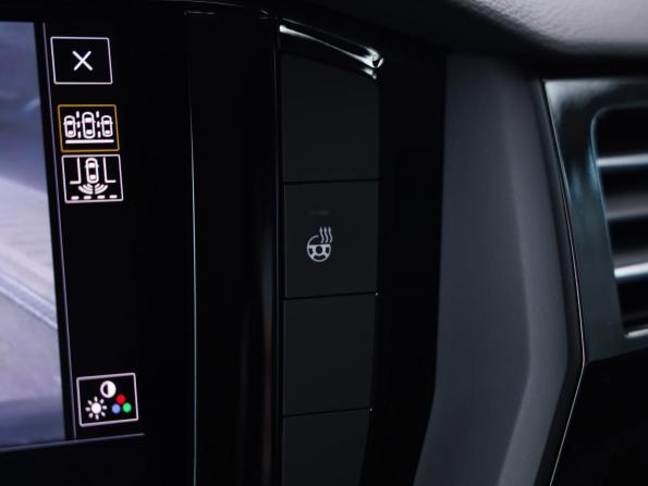 Volkswagen Touareg III с пробегом 2019 года, цена 4 499 000 рублей, 196824 км, внедорожник, Автокод Объявления