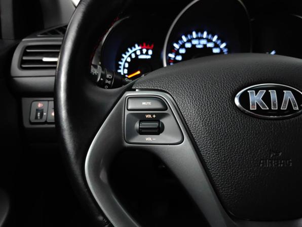 Kia Rio III Рестайлинг с пробегом 2016 года, цена 945 000 рублей, 136805 км, седан, Автокод Объявления