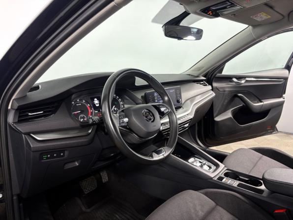 Skoda Octavia IV (A8) с пробегом 2022 года, цена 2 350 000 рублей, 74918 км, лифтбек, Автокод Объявления