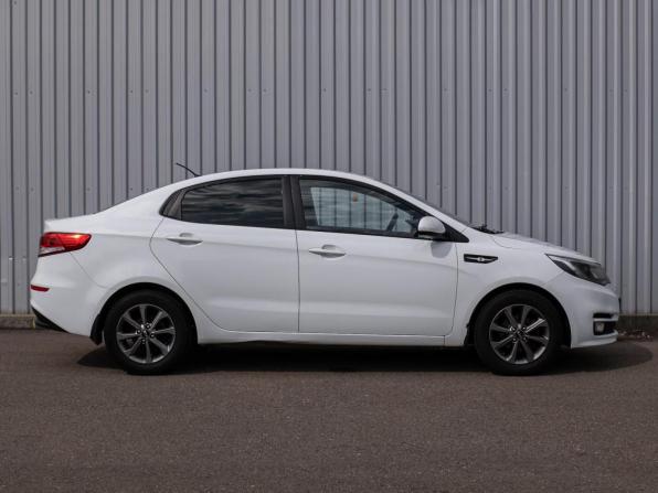 Kia Rio III Рестайлинг с пробегом 2016 года, цена 999 000 рублей, 158538 км, седан, Автокод Объявления