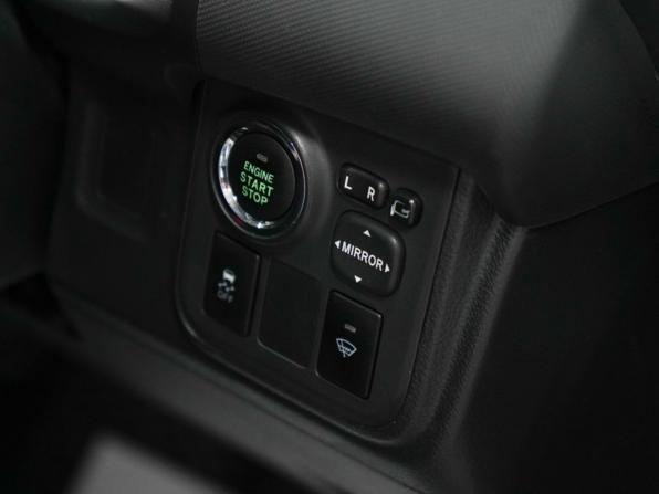 Toyota Wish II Рестайлинг с пробегом 2014 года, цена 1 540 000 рублей, 110000 км, минивэн, Автокод Объявления