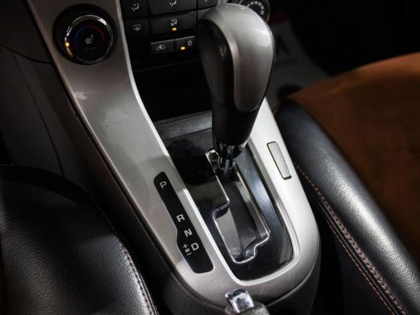 Chevrolet Cruze I Рестайлинг с пробегом 2014 года, цена 865 000 рублей, 263504 км, седан, Автокод Объявления