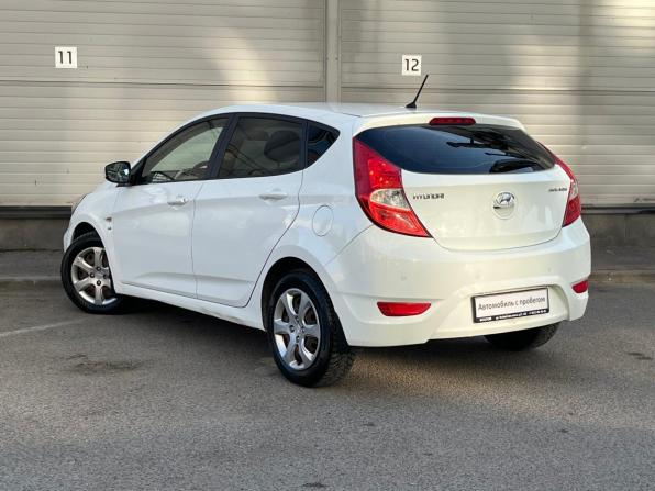 Hyundai Solaris I с пробегом 2013 года, цена 799 000 рублей, 142236 км, хэтчбек, Автокод Объявления