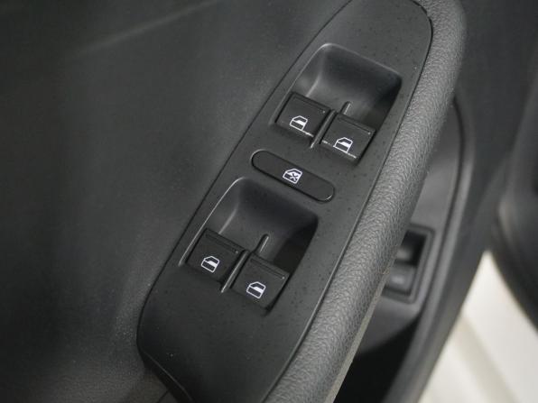 Volkswagen Jetta VI Рестайлинг с пробегом 2015 года, цена 999 000 рублей, 208984 км, седан, Автокод Объявления