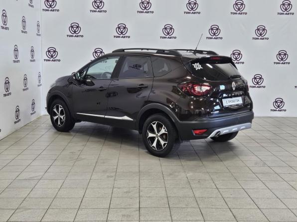 Renault Kaptur I с пробегом 2018 года, цена 1 515 000 рублей, 174272 км, внедорожник, Автокод Объявления