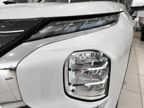 Mitsubishi Outlander IV с пробегом 2023 года, цена 4 150 000 рублей, 10 км, внедорожник, Автокод Объявления