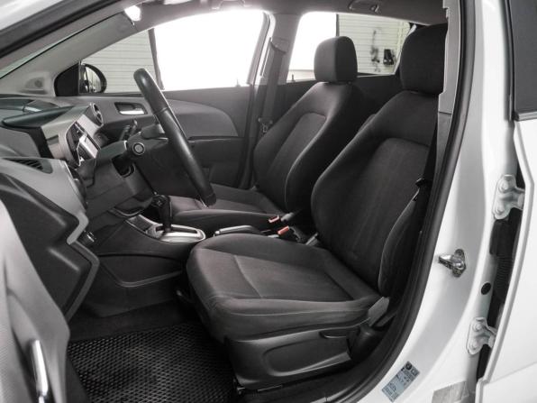 Chevrolet Aveo II с пробегом 2015 года, цена 819 000 рублей, 138520 км, хэтчбек, Автокод Объявления