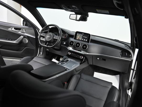 Kia Stinger I с пробегом 2018 года, цена 2 799 000 рублей, 77941 км, лифтбек, Автокод Объявления