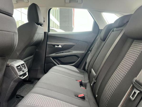 Peugeot 3008 II с пробегом 2017 года, цена 1 690 000 рублей, 110030 км, внедорожник, Автокод Объявления