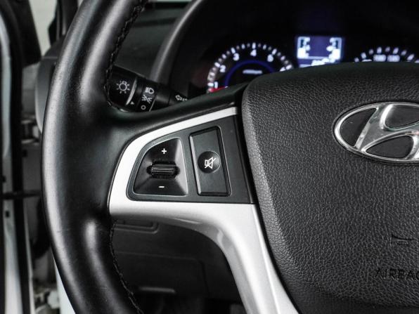 Hyundai Solaris I Рестайлинг с пробегом 2016 года, цена 939 000 рублей, 206165 км, седан, Автокод Объявления